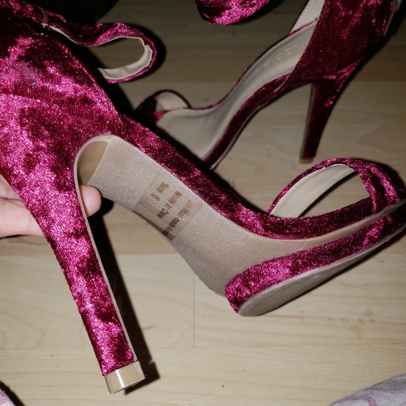 Heels for sale !! - Picture 3 of 3